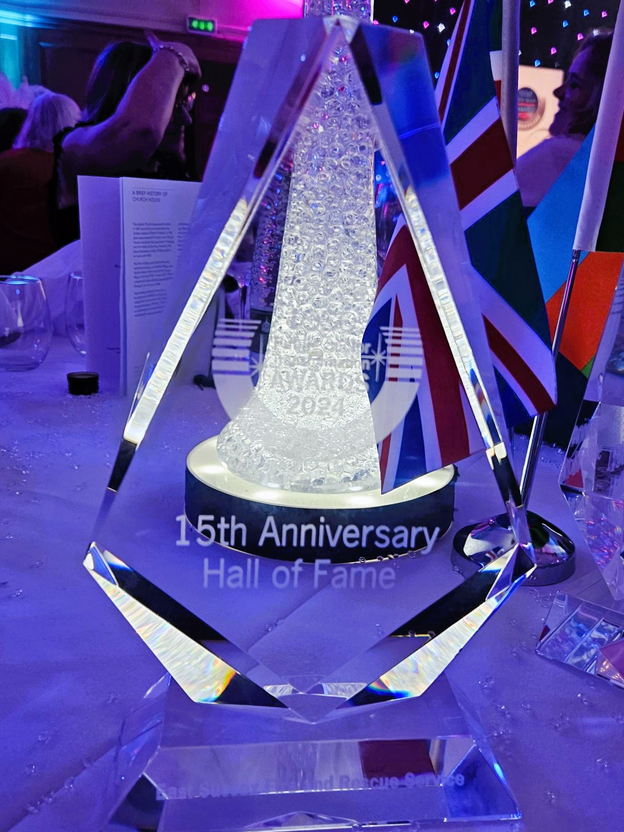 iese glass award with 15th anniversary hall of fame etching